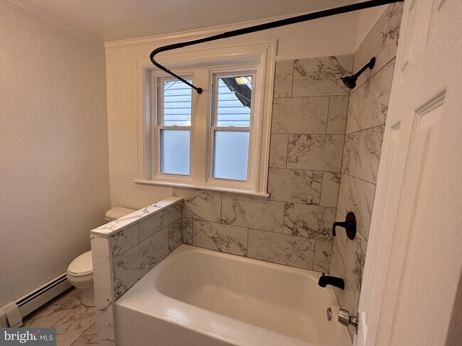 Building Photo - 1067 S Clinton Ave