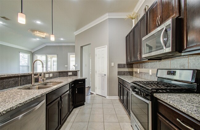 Building Photo - 18707 Naples Ridge Ct
