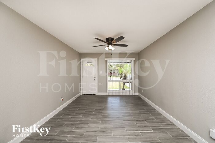 Building Photo - 7916 Bahia Ave
