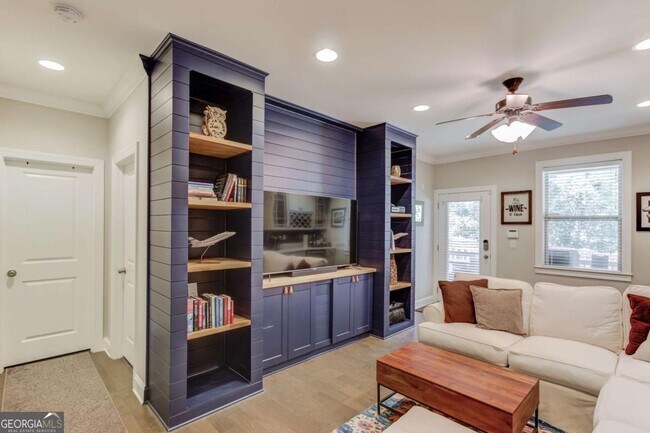 Building Photo - 1450 Edgebrook Ct NE