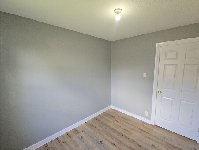 Building Photo - 5115 Balkin St