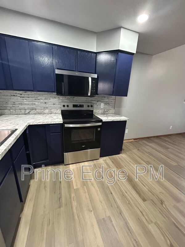 Building Photo - 1701 Ridgehaven Ct