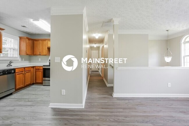 Building Photo - 3 Bedroom Pet-Friendly Home in Jonesboro, GA with Main Street Renewal