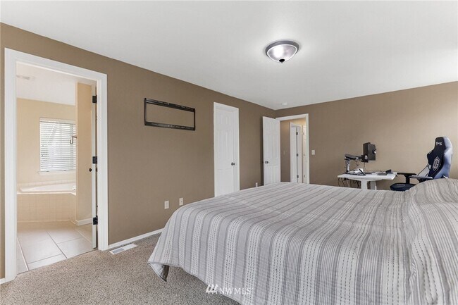 Building Photo - 27616 239th Pl SE