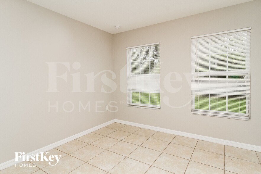 Building Photo - 421 Dove Dr