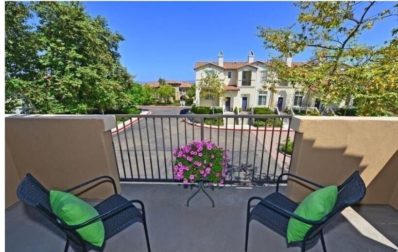 Building Photo - 14650 Via Fiesta