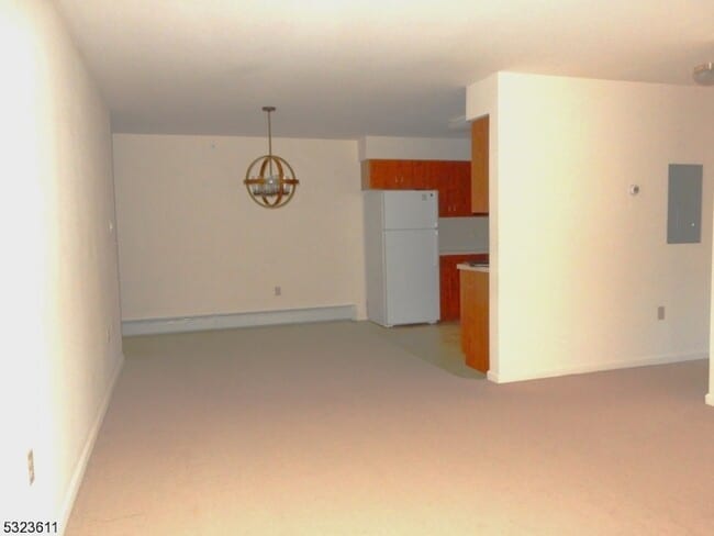 Building Photo - 28 Jane Dr