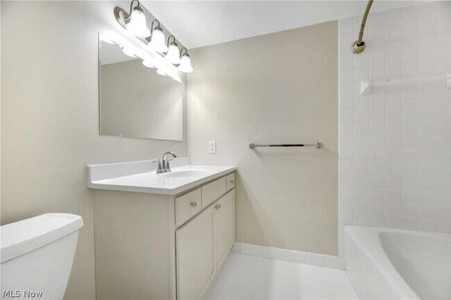 Building Photo - 12550 Lake Ave