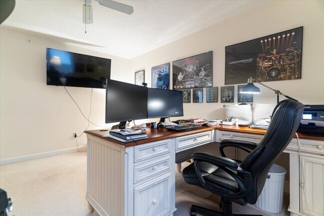 Building Photo - 68 Village Dr