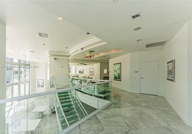Building Photo - 350 S Miami Ave