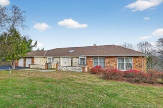 Building Photo - 66 Murray Dr