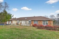 Building Photo - 66 Murray Dr
