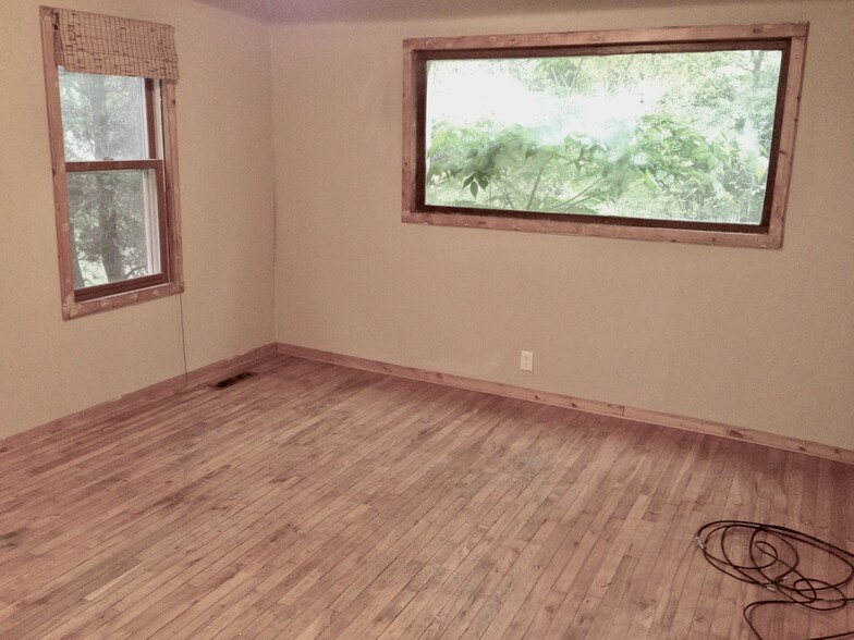 Building Photo - 304 Marston Ct