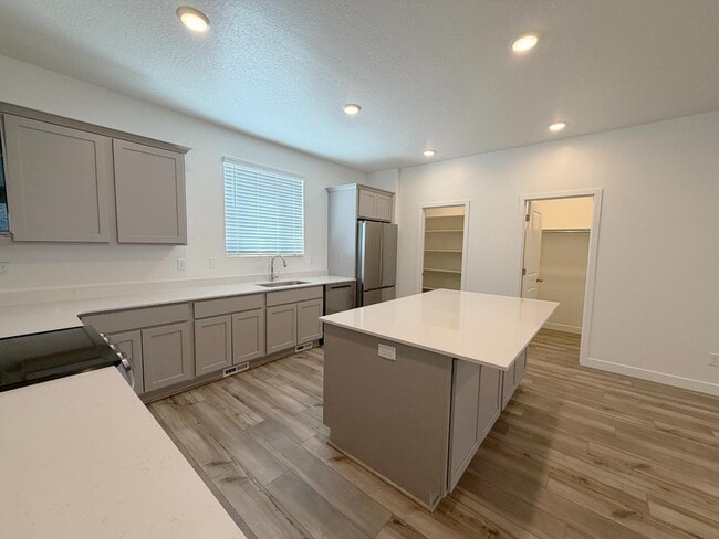 Building Photo - 496 S 1140 W