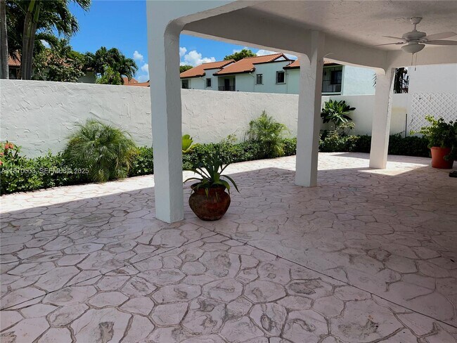 Building Photo - 1301 SW 124th Ct