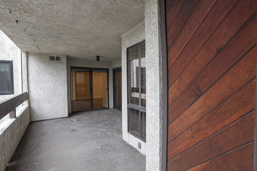 Building Photo - 222 N Rose St