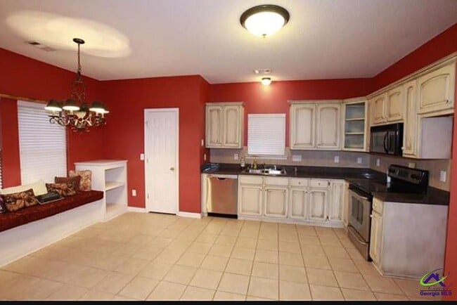 Building Photo - 104 Village Walk