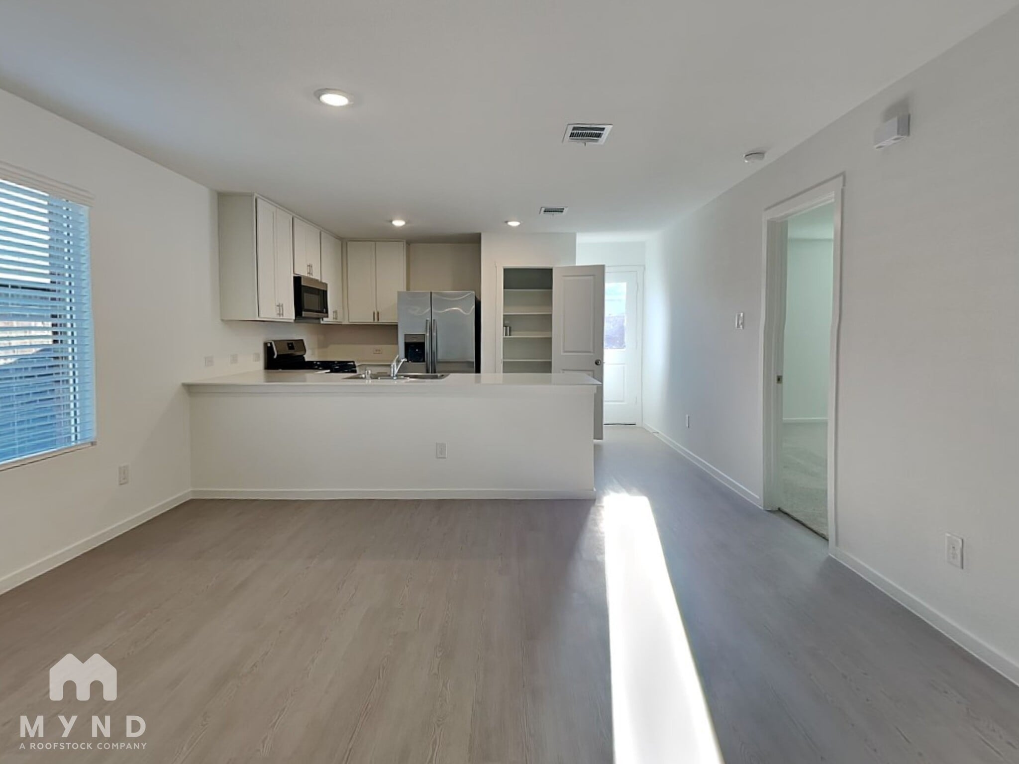 Building Photo - 2057 Belgian Dr