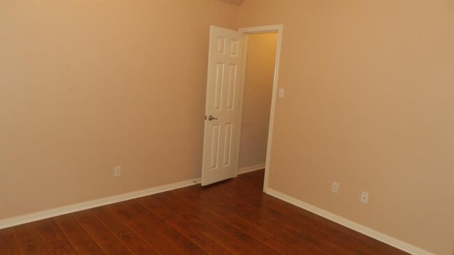 Building Photo - 613 Hickory Run Dr
