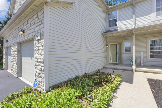Building Photo - 2573 Rustling Oak Blvd