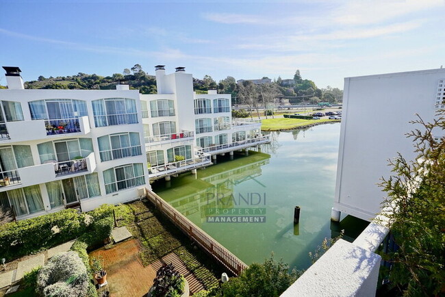 Building Photo - 2335 Shelter Bay Ave