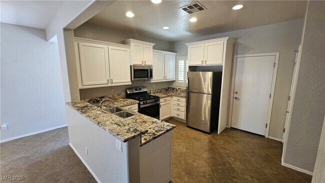 Building Photo - 3867 Paint Ct