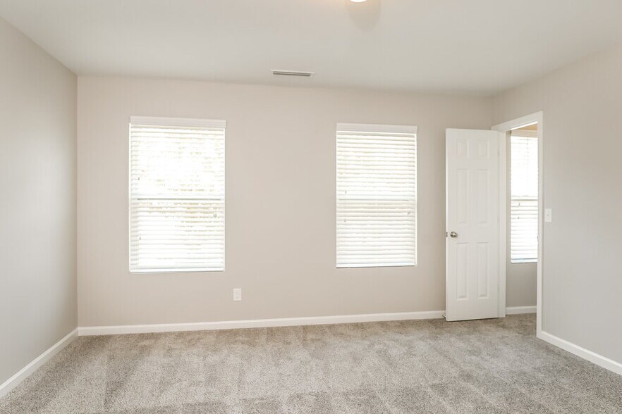 Building Photo - 983 Ramsgate Dr SW