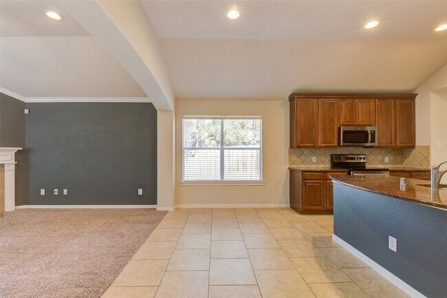 Building Photo - 11 Ebony Oaks Pl