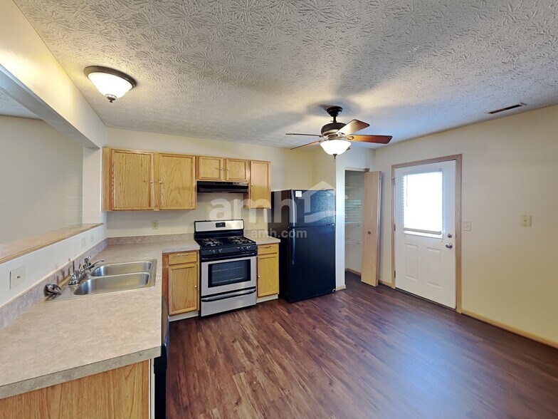 Building Photo - 7516 Hemrich Dr