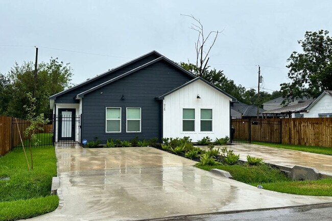 Building Photo - 929 Marjorie St