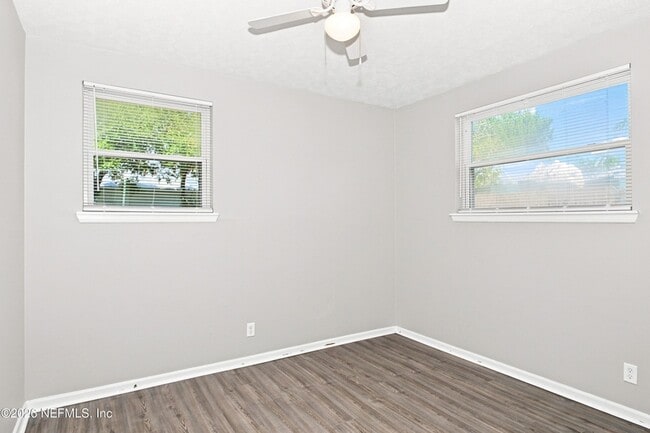 Building Photo - 33 San Pablo Cir N