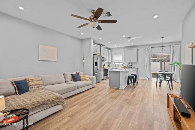 Building Photo - 12050 Calvesta St