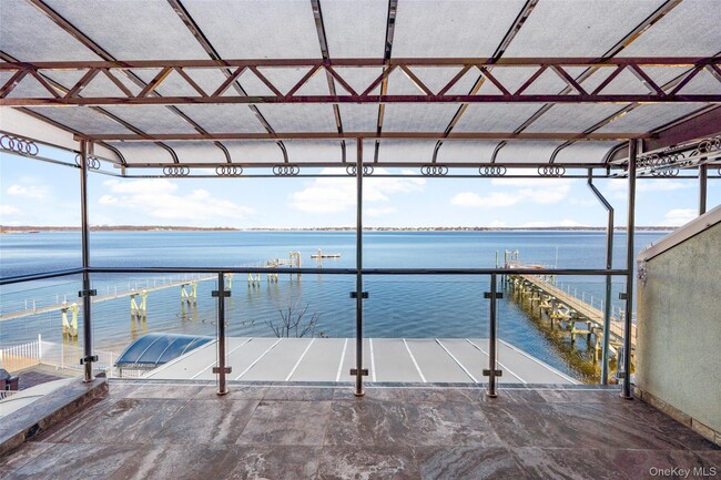 Building Photo - 822 Dean Ave