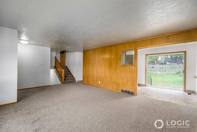 Building Photo - Beautiful Home in South Ogden!