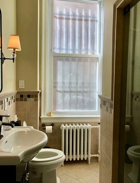 Building Photo - 1624 Spruce St