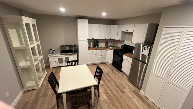 Kitchen - 3846 Farrcroft Grn