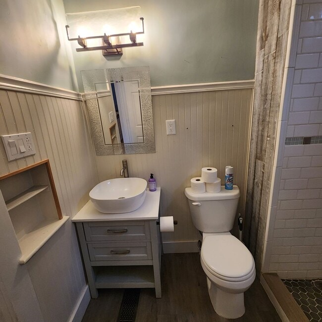 Building Photo - 720-722 W Granite