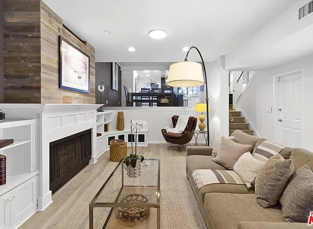 Building Photo - 4738 La Villa Marina