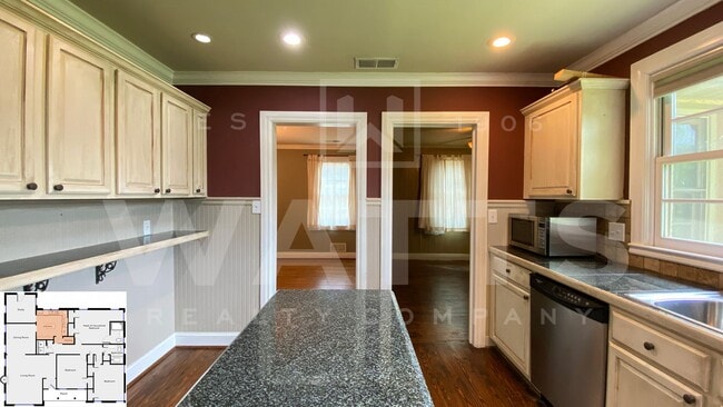 Building Photo - Beautiful Cottage Home located in Homewood