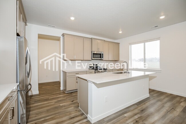 Building Photo - 302 Ravello St