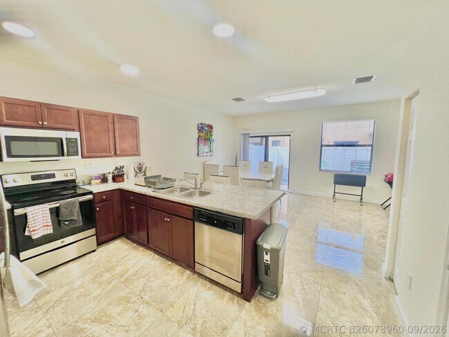Building Photo - 10490 W 33rd Way