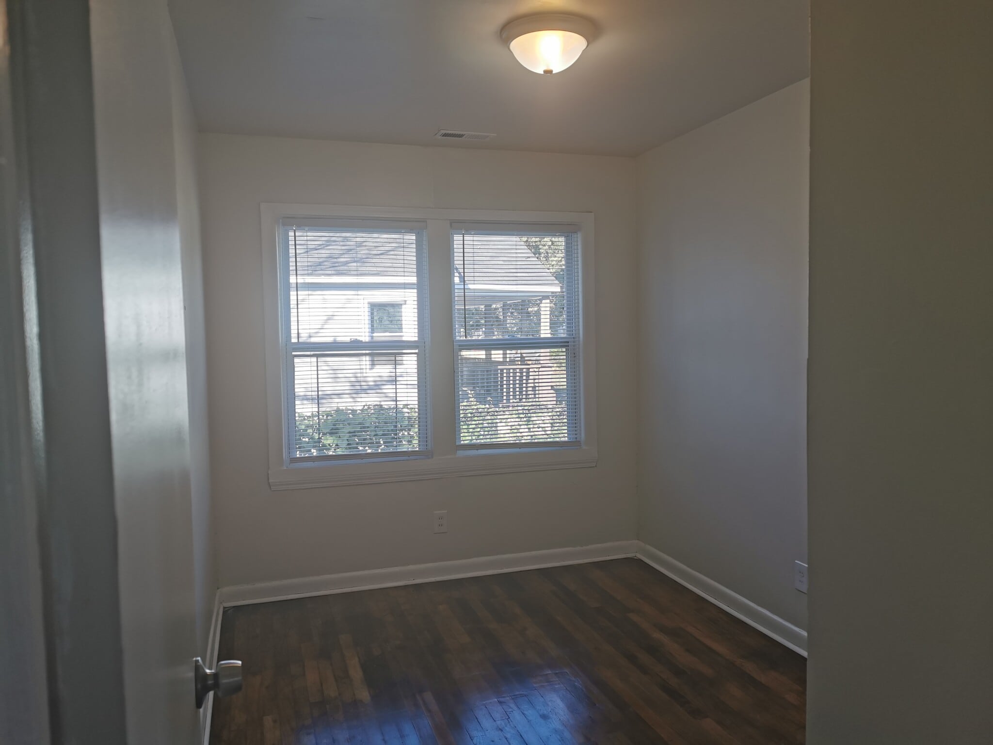 Building Photo - 2217 Custer St