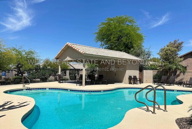 Building Photo - 2721 E Schiliro Cir