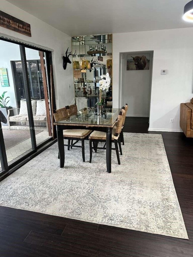 Building Photo - 2827 McKinley St