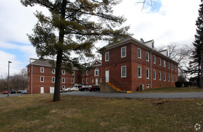 Exterior Facade - Oak Terrace