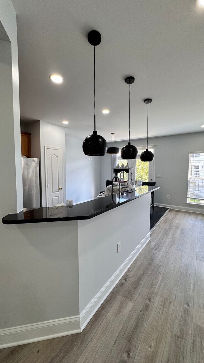 Building Photo - 16510 Bobster Ct