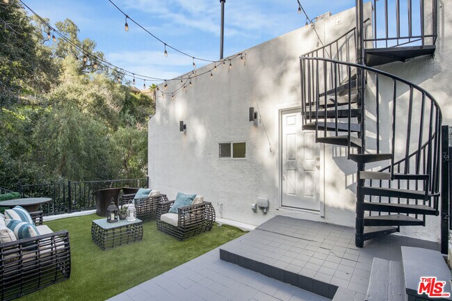 Building Photo - 4110 Vanetta Pl