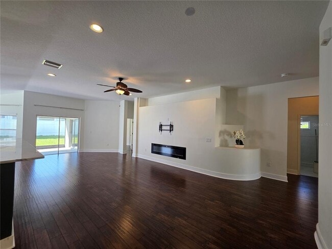 Building Photo - 730 Straw Lake Dr