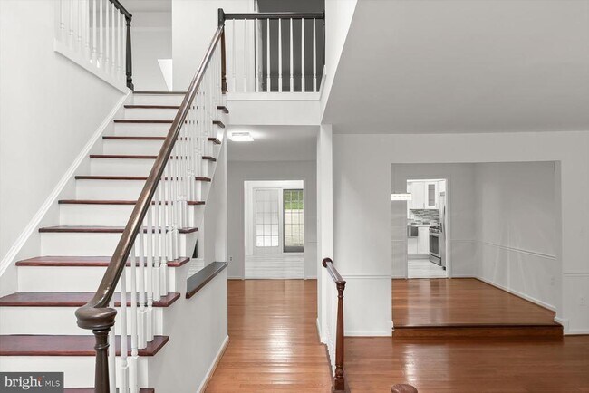 Building Photo - 1550 McLean Commons Ct