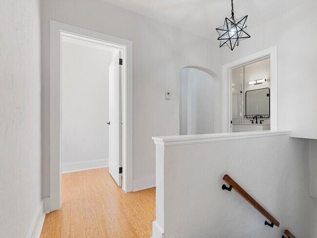 Building Photo - 209 Lytton Ct